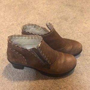Tan booties with zipper